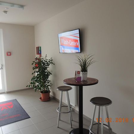 Avia Motel Bisamberg Korneuburg Rum bild