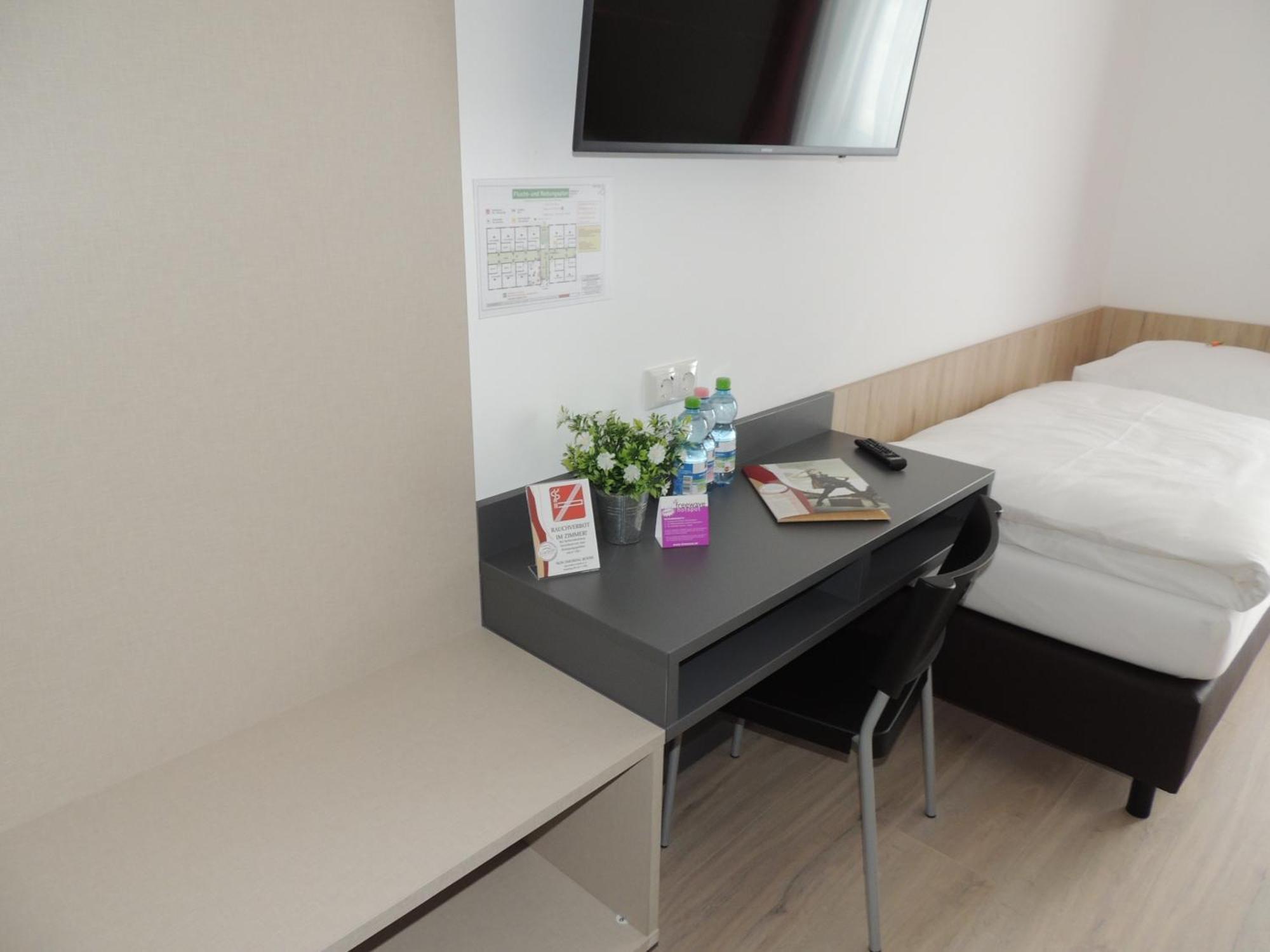 Avia Motel Bisamberg Korneuburg Rum bild
