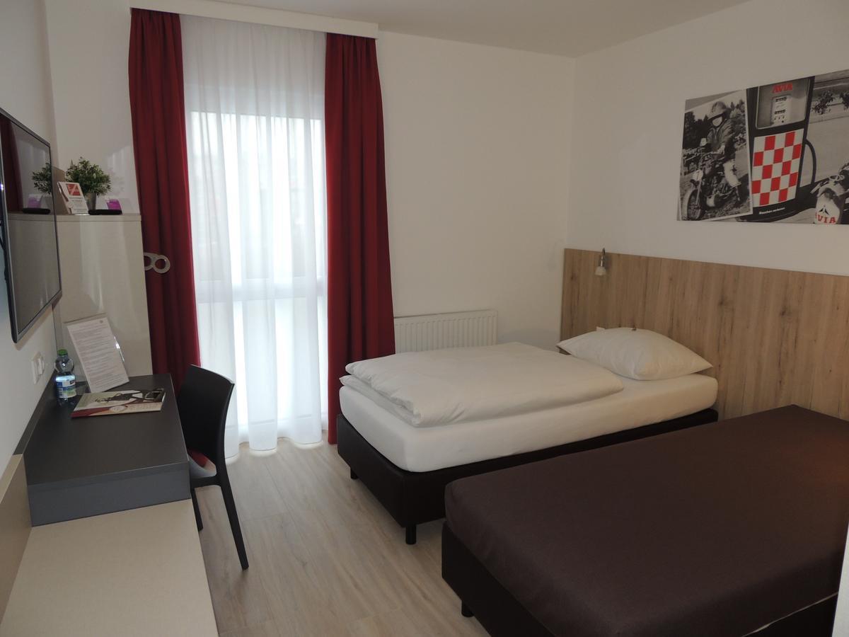 Avia Motel Bisamberg Korneuburg Exteriör bild