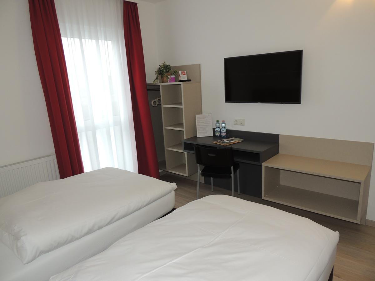 Avia Motel Bisamberg Korneuburg Exteriör bild