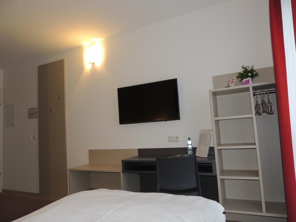 Avia Motel Bisamberg Korneuburg Exteriör bild