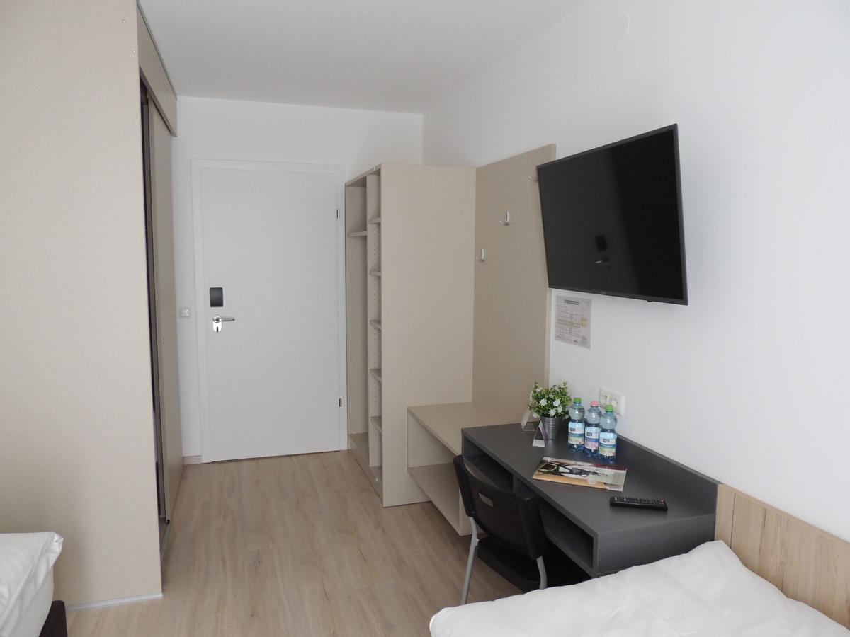Avia Motel Bisamberg Korneuburg Exteriör bild