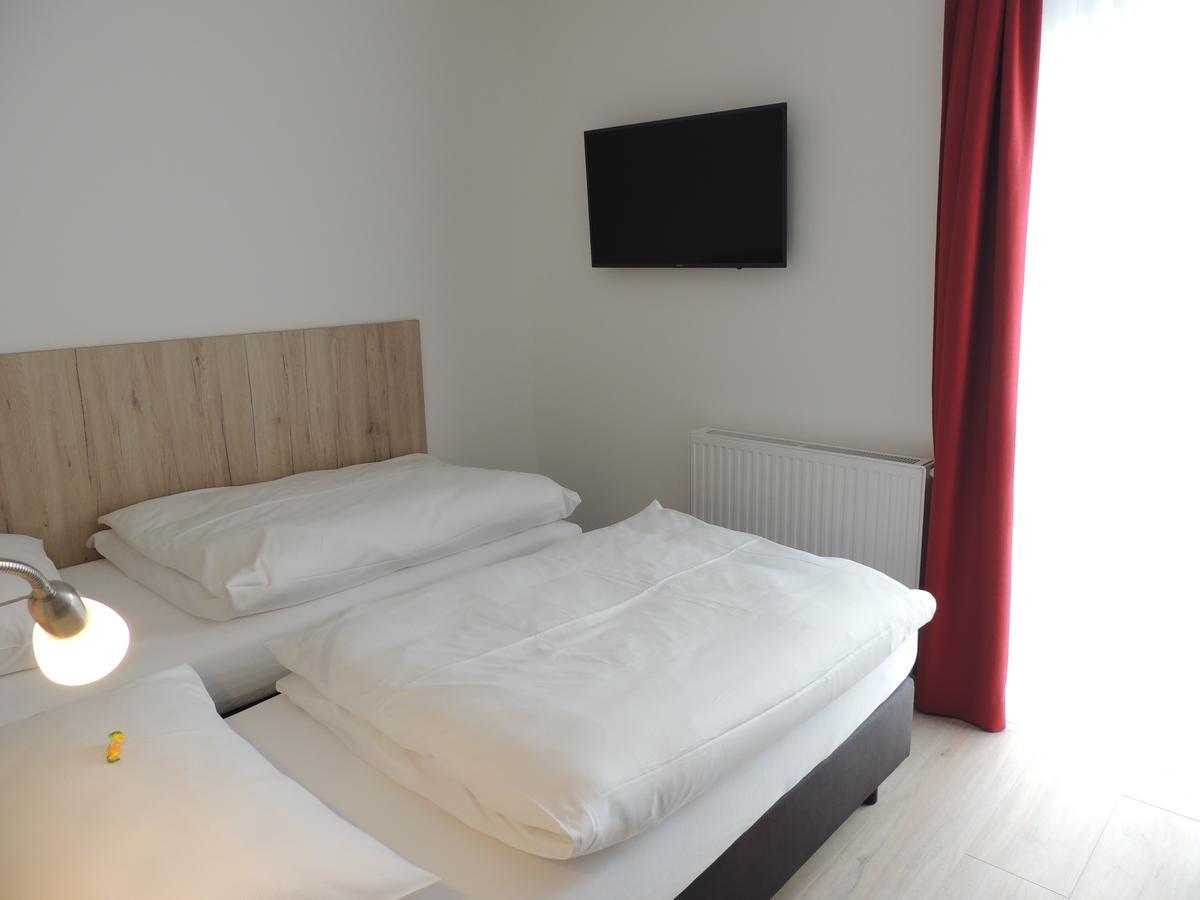 Avia Motel Bisamberg Korneuburg Exteriör bild